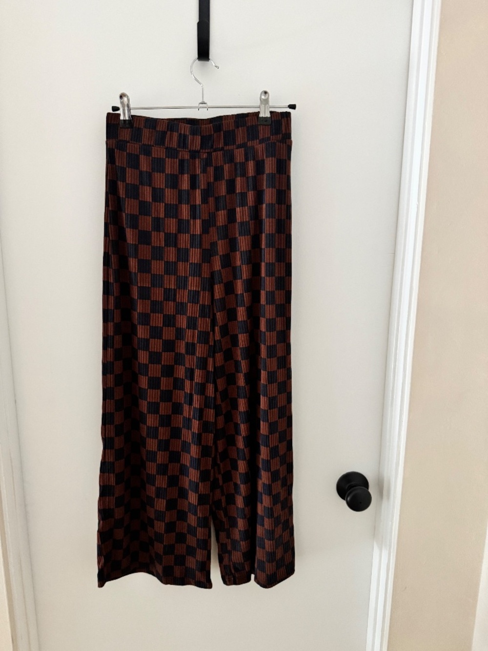 checkered set - Picture 2 of 3
